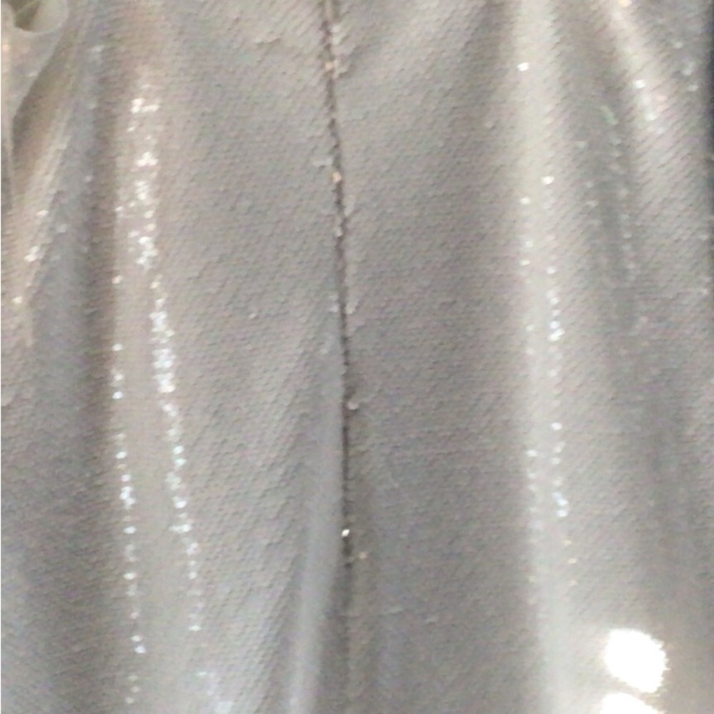 Dresses - Picture 4 of 6